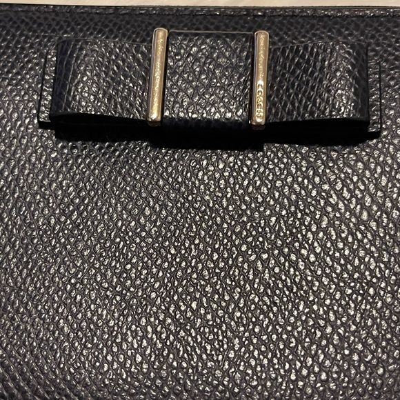 ✨Rare 💯% Authentic BOW long coach midnight blue wallet Gold-tone Hardware - Picture 6 of 9